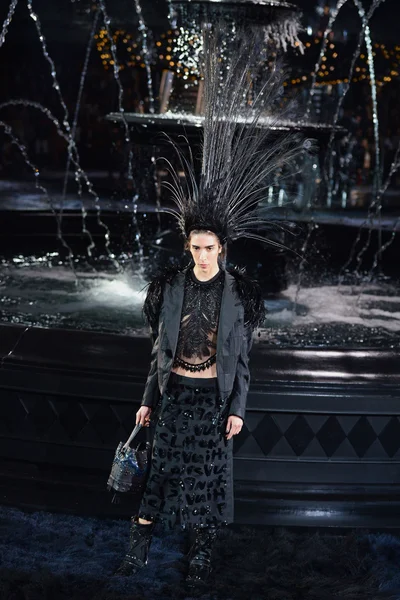 Look 34